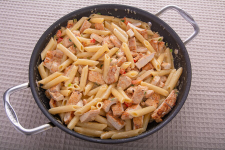 Cajun chicken alfredo pasta in pan.jpg