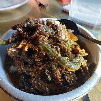 Braised Snake Beans With Sofrito