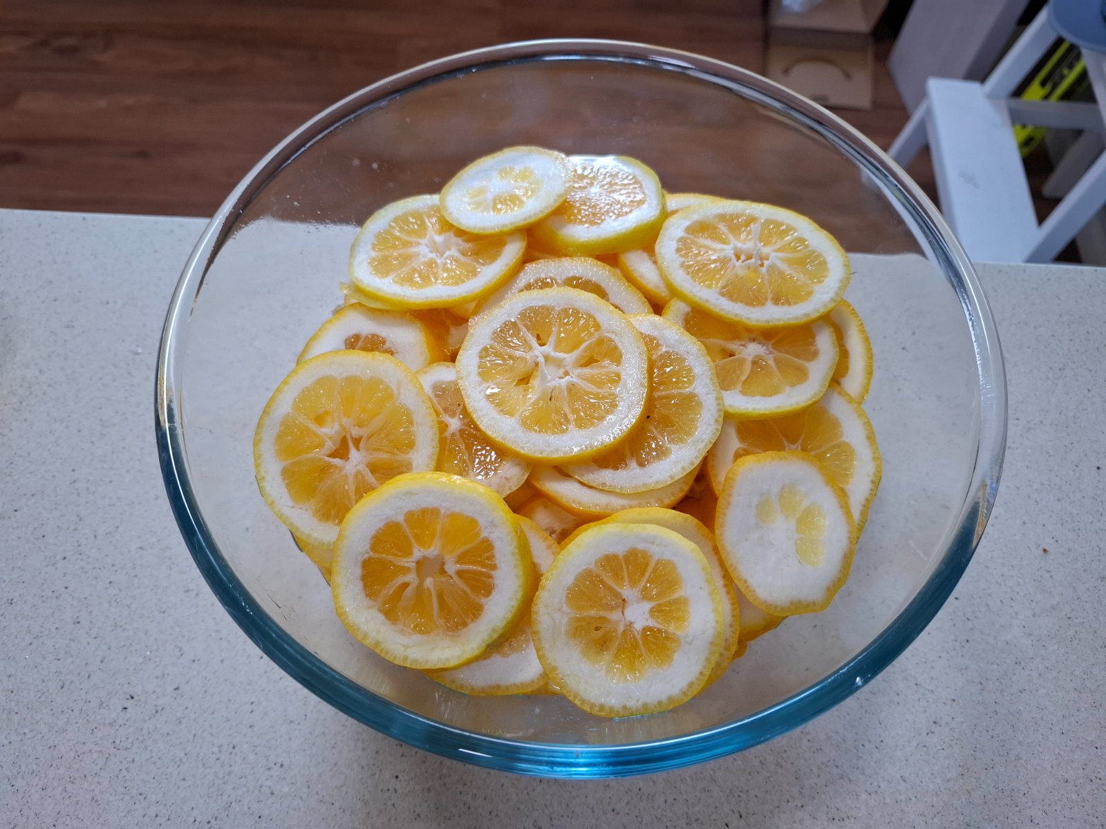 Sliced lemons